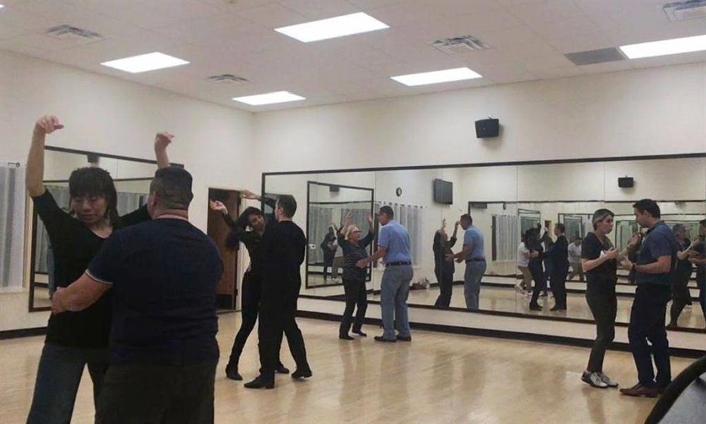 Social dance salsa class in Houston