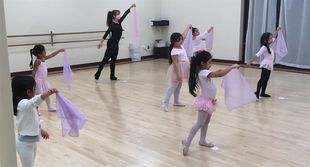 Ballet dance classes for children 3-5 years old