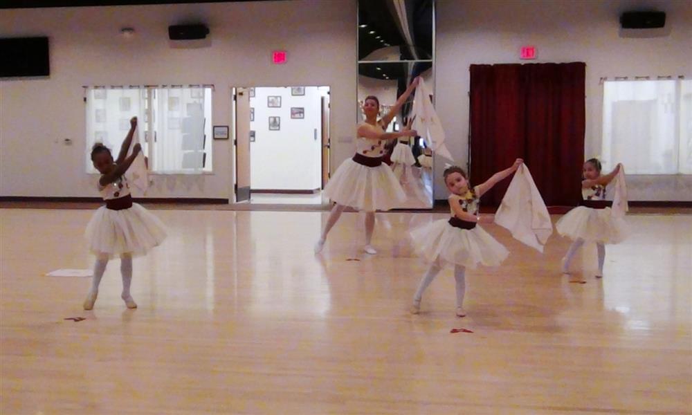 Child 3-5 pre-Ballet Class (Mondays 7pm): Savannah, Valentina, Maria, Lucia and Ms. Jeanette. “Rainbow”